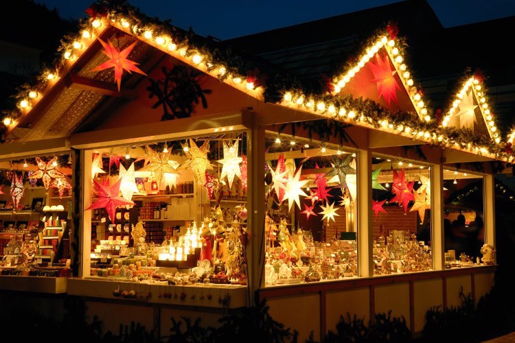 Christmas-Market-Stand